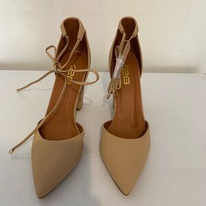 NWOT Womens Pointed Toe Ankle Tie Pump in Nude Beige